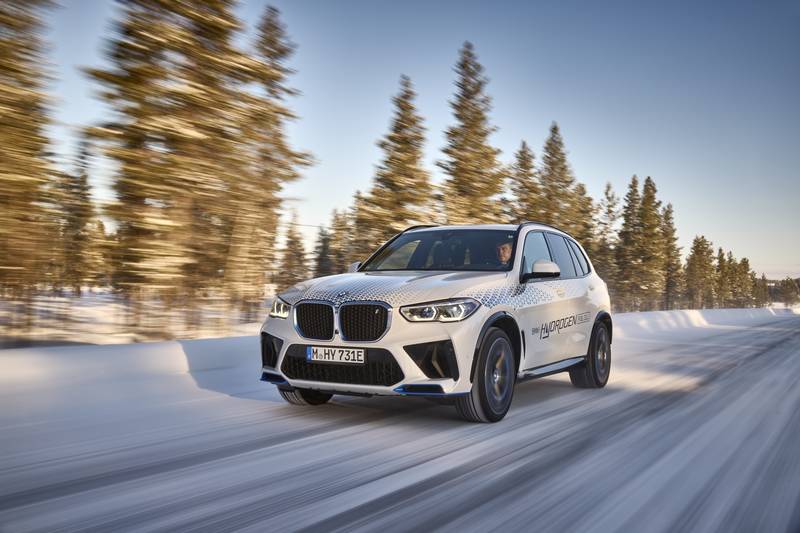 A BMW iX5 Hydrogen már az utolsó téli teszteket futja