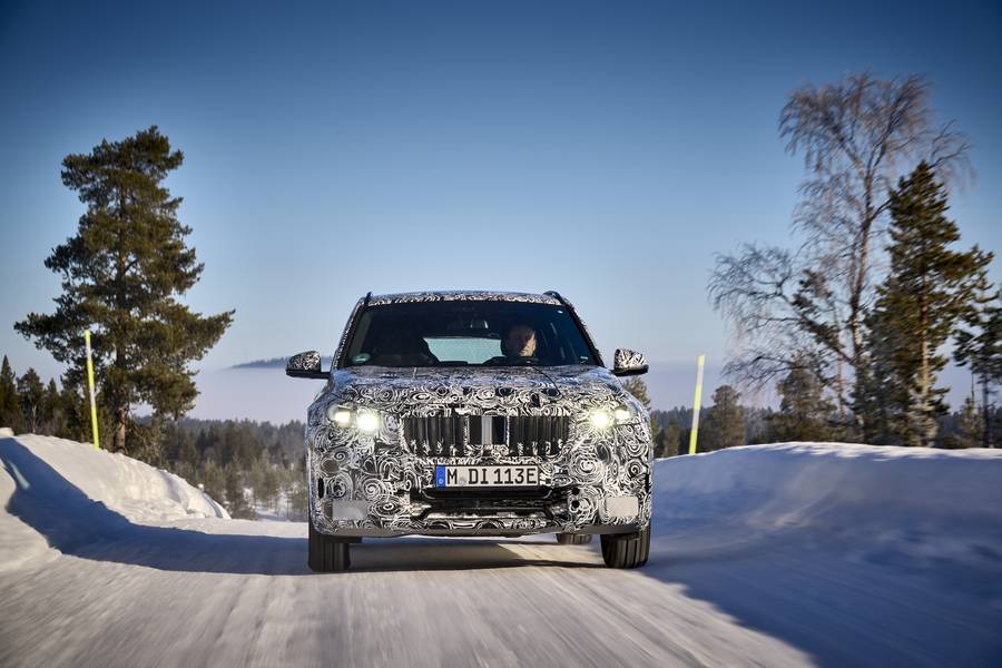 Tisztán elektromos erőpróba a hó és a jég ellen: a BMW iX1 a téli tesztek akadályait is sikerrel vette