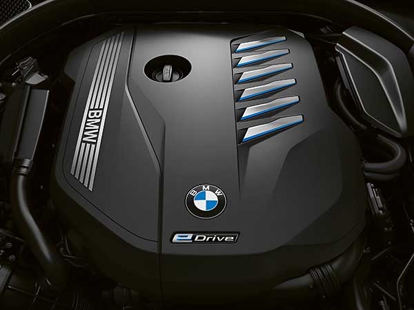 Emissziómentes vezetési impresszió a luxusautók mezőnyében: a modern BMW 7-es széria plug-in hibrid hajtáslánccal szerelt modellváltozatai