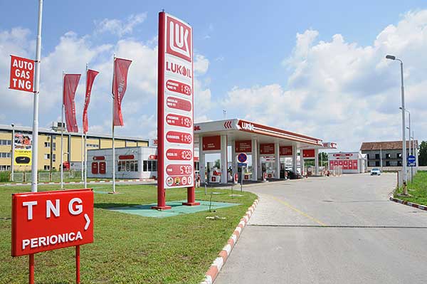 A Lukoil-töltőállomásokra 18 új villámtöltőt telepít az Optimum Way