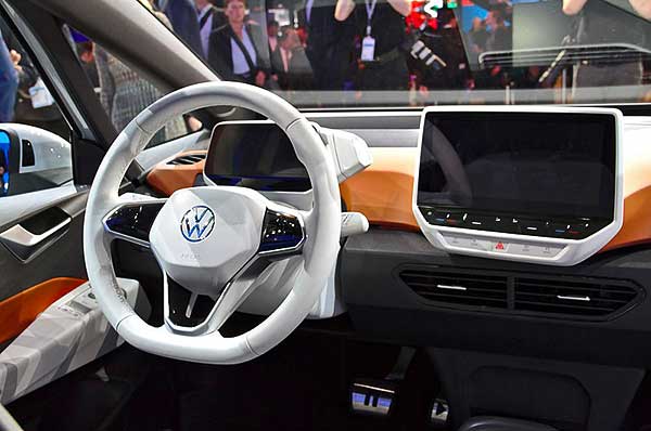 A Volkswagen megkezdi az átállást az e-mobilitásra: Zwickauban kezdetét vette az ID. 3 gyártása