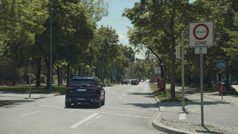 Emisszió-mentes belvárosok: a BMW eDrive Zones szerepkör már 138 európai településben elérhető