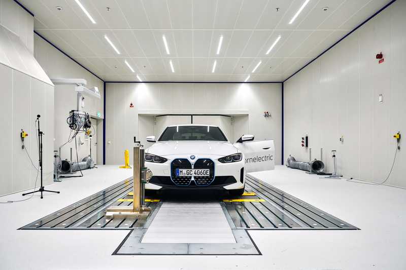 A vezetés zéró emissziójú élményét új hangzásvilág fokozza: a BMW IconicSounds Electric portfólió