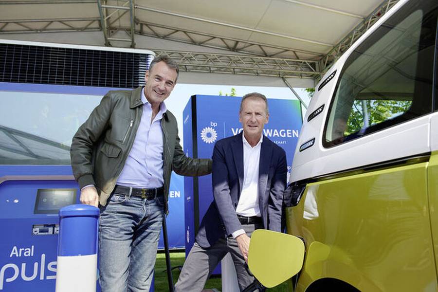 A Volkswagen-csoport és a bp stratégiai partnerséget köt az elektromos járművek gyorstöltőinek európai terjesztése érdekében
